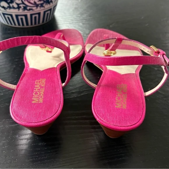 Michael Kors Pink Sandals Size 8 NEW - Picture 3 of 9
